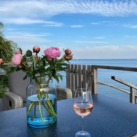 בית נופש Seaside Bovenkarspel
